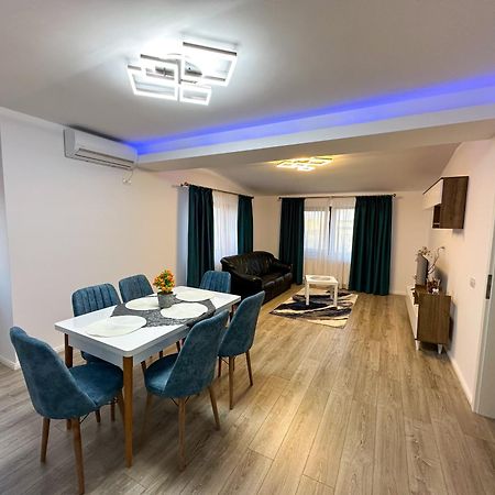 Zim Family Airport Apartment Otopeni Exterior photo